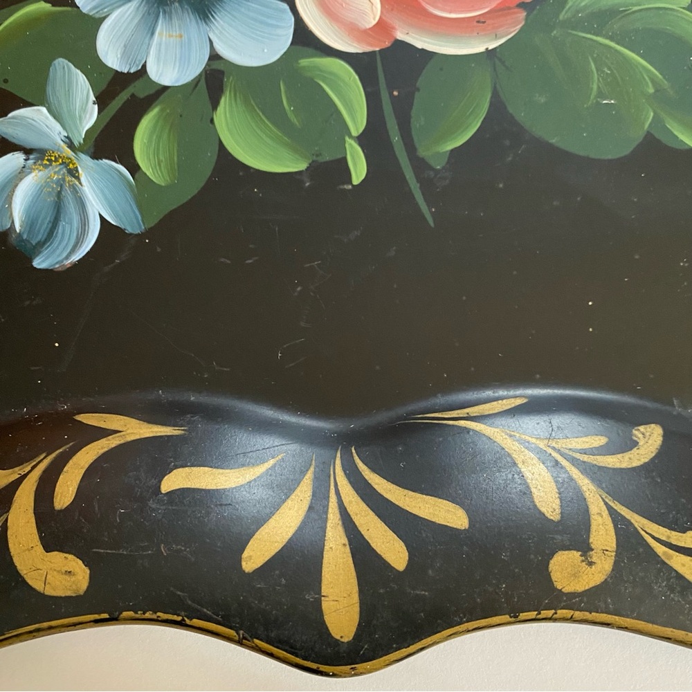 Vintage 1960s Tole Scallop Edge Metal Tray Flowers Roses - Picture 5 of 11